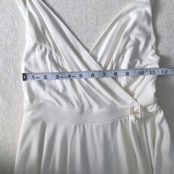 Urban Outfitters Kimchi Blue Size Small White Romper Flirty Girly Wrap Style - Picture 11 of 14